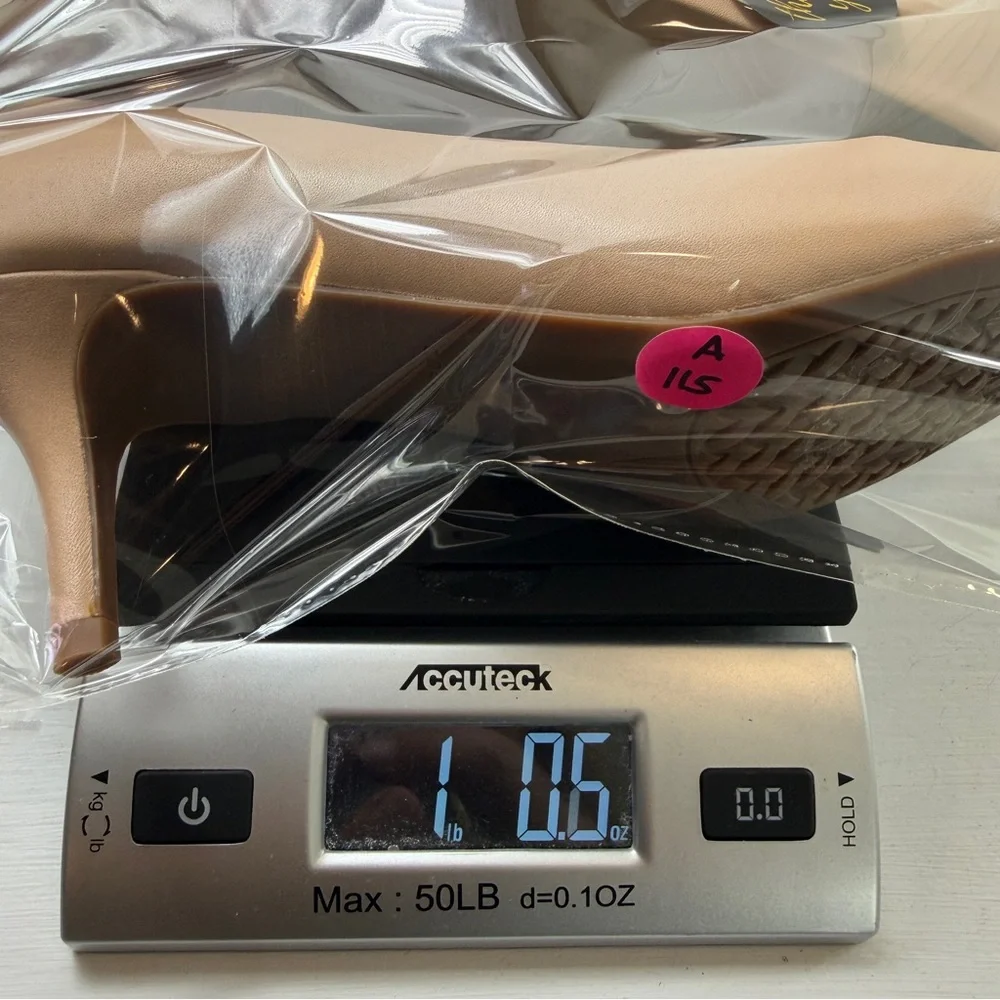 NWT Cole Haan Women’s The Go-to Park‎ Tuscan Sand Leather Pump 2.5” Heel Sz 8.5B